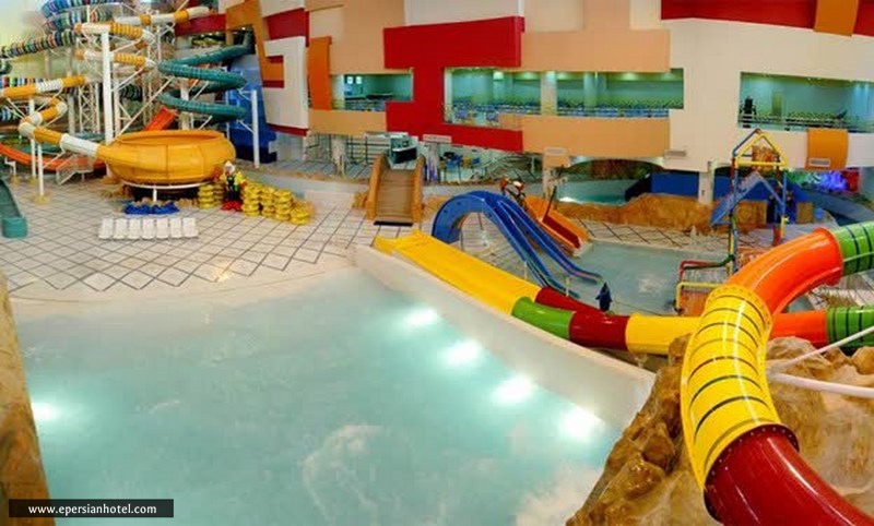 پارک آبی سرپوشیده در مشهد